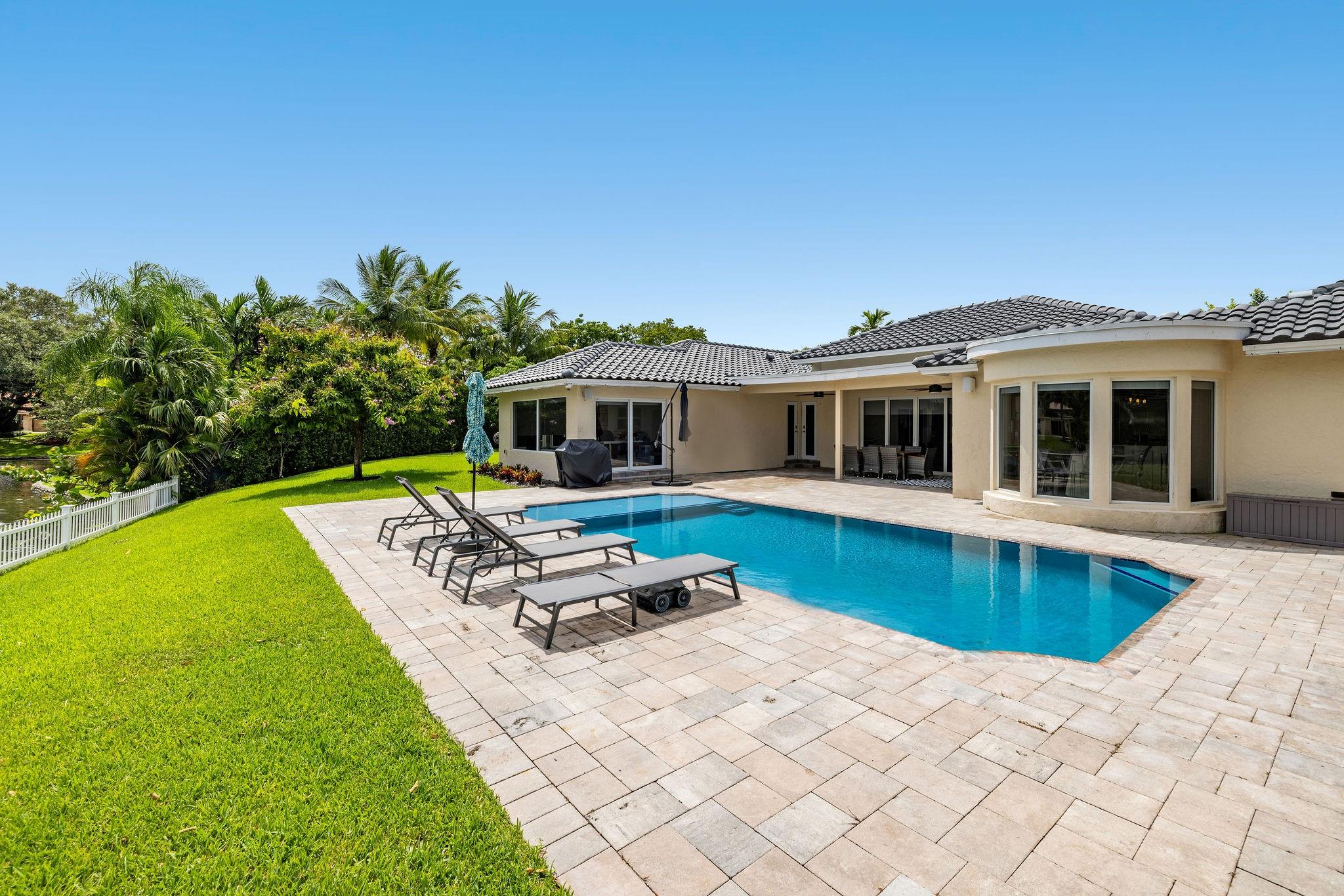 Emerald Hills Sec 3 83-27 - Residential