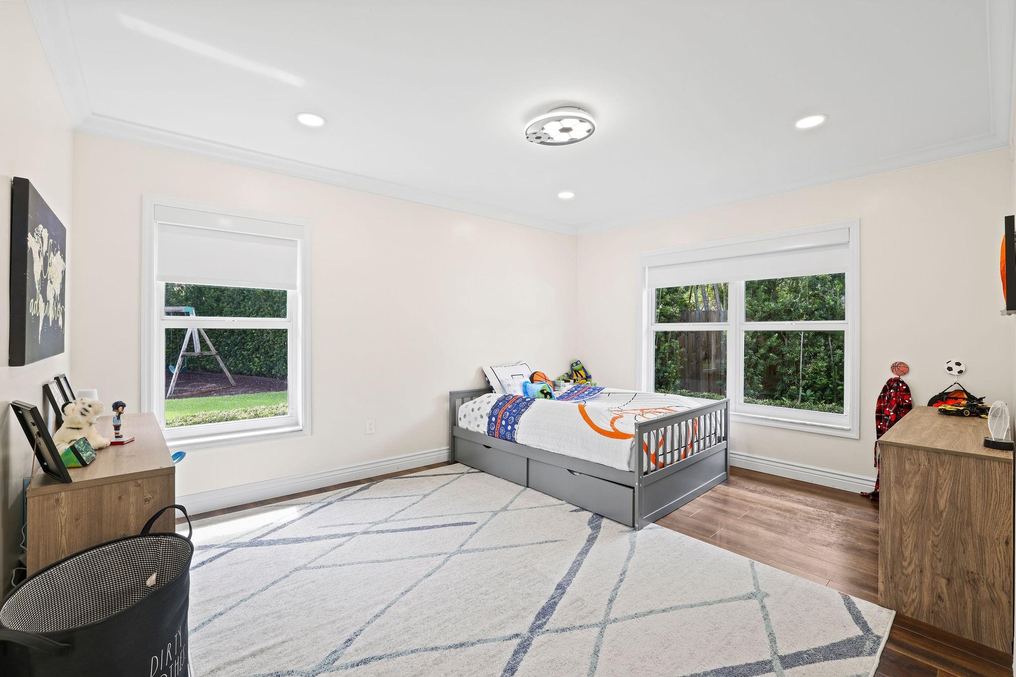 Emerald Hills Sec 3 83-27 - Residential