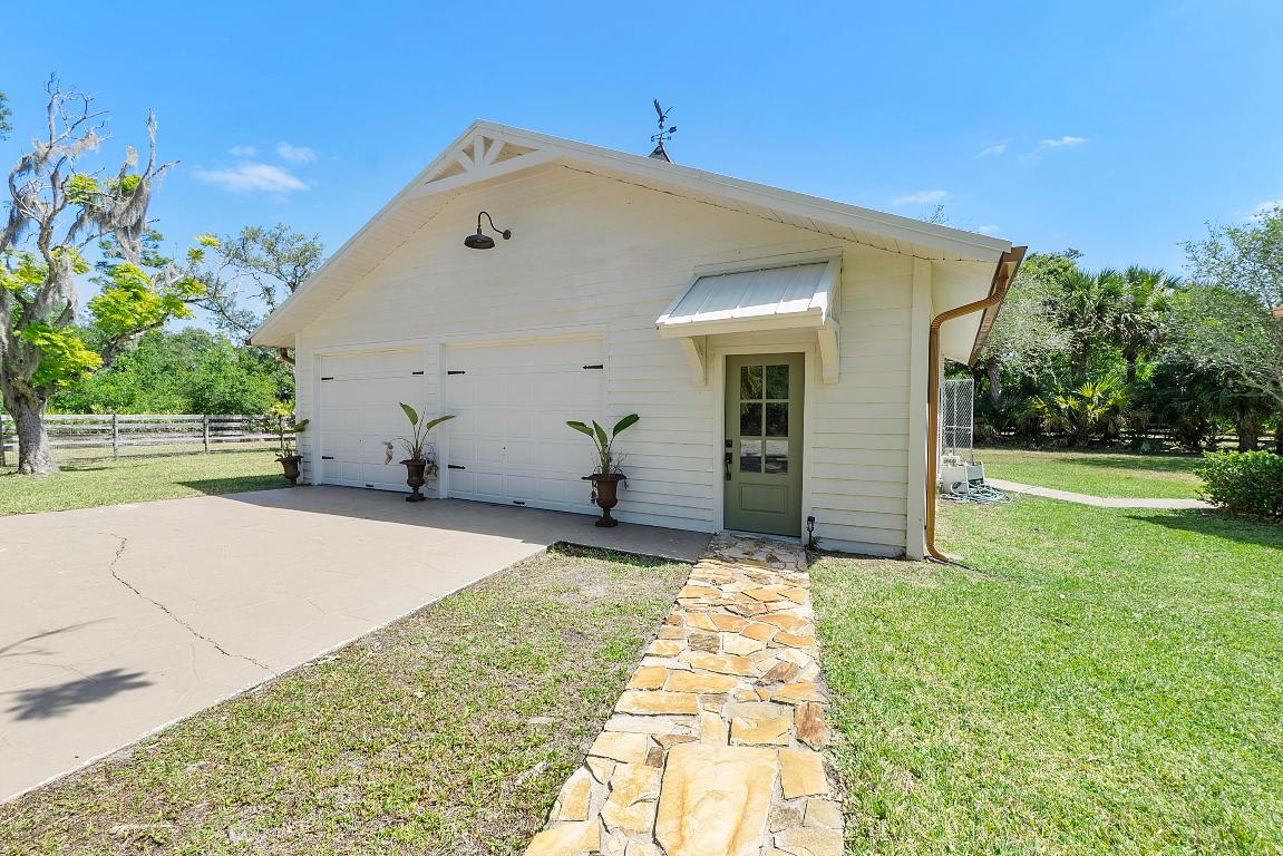 INDIAN HAMMOCK HUNT AND RIDING - Residential