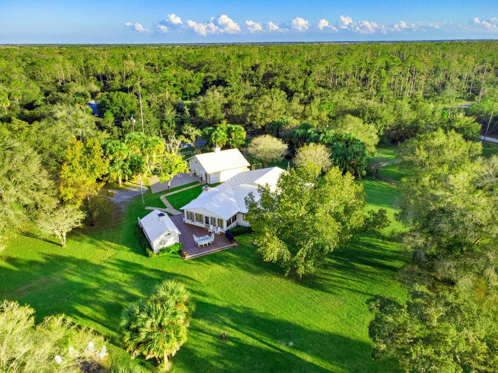 INDIAN HAMMOCK HUNT AND RIDING - Residential