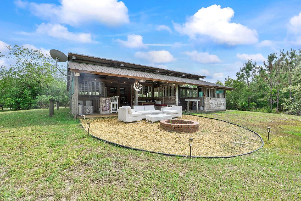 INDIAN HAMMOCK HUNT AND RIDING - Residential