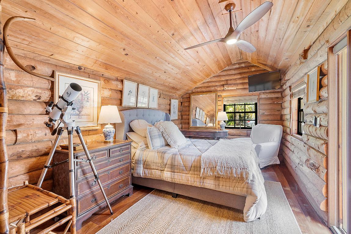 INDIAN HAMMOCK HUNT AND RIDING - Residential