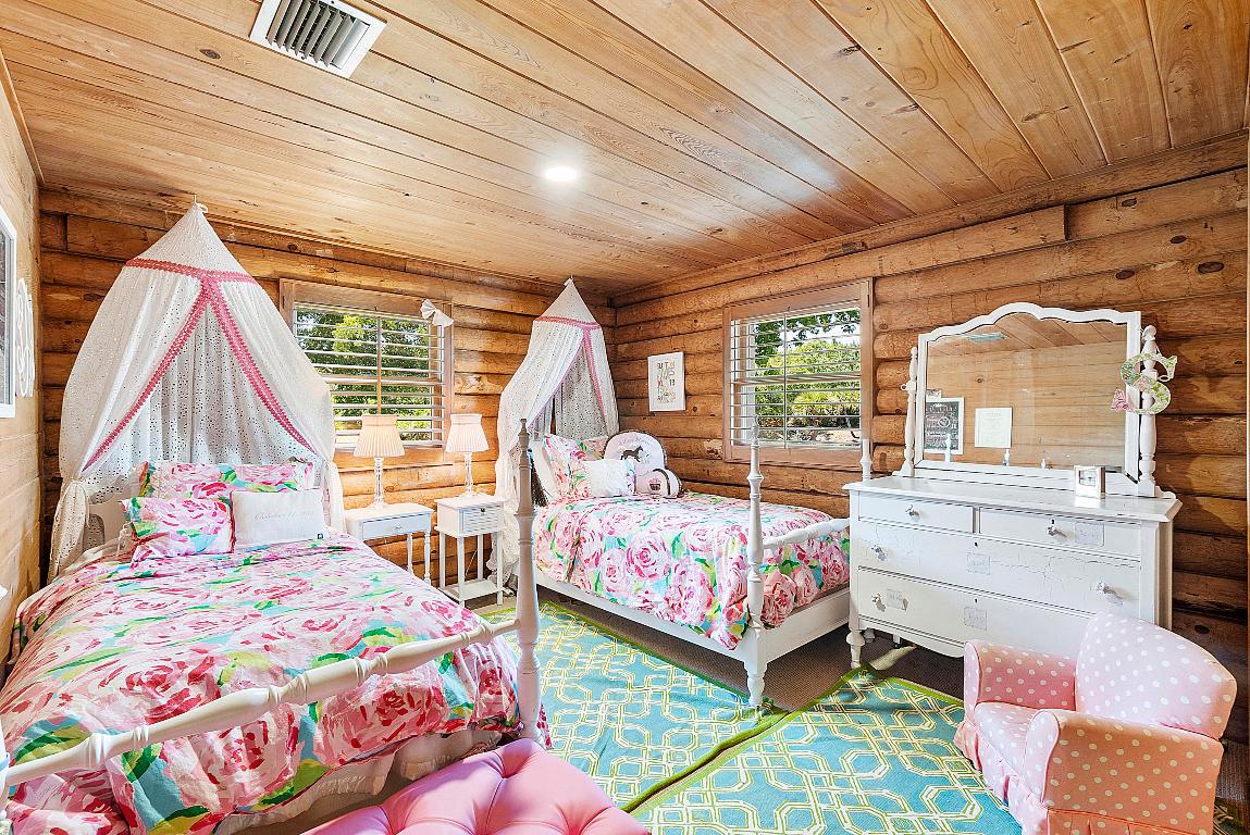 INDIAN HAMMOCK HUNT AND RIDING - Residential