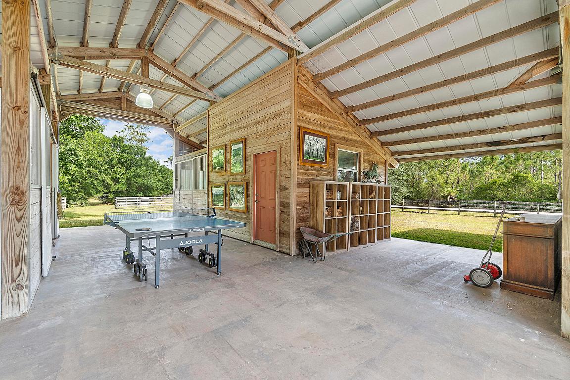 INDIAN HAMMOCK HUNT AND RIDING - Residential