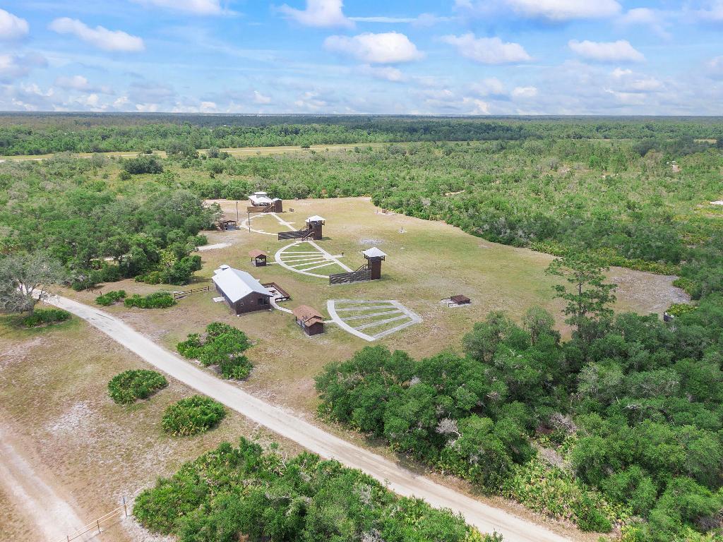 INDIAN HAMMOCK HUNT AND RIDING - Residential