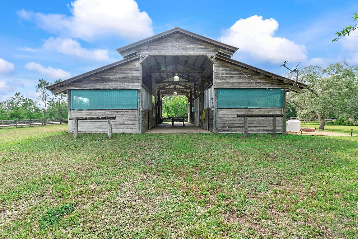 INDIAN HAMMOCK HUNT AND RIDING - Residential