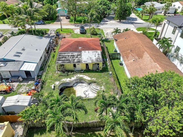 245 NE 11th Street