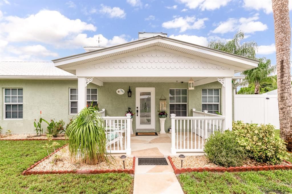 Photo of 524 SE Flamingo Avenue Ave, Stuart, FL 34996 (MLS # R10747999)
