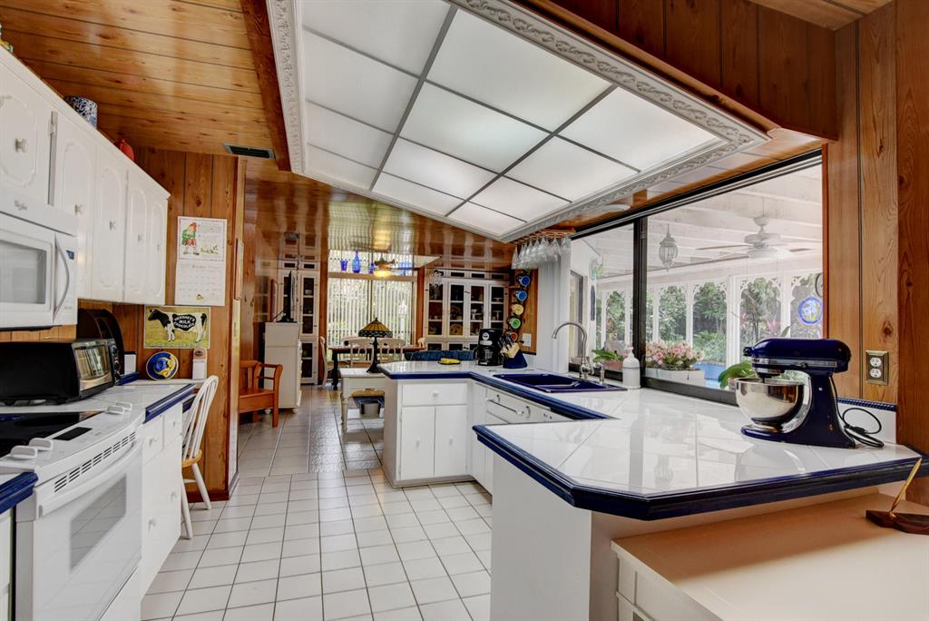 DEL MAR VILLAGE - Residential