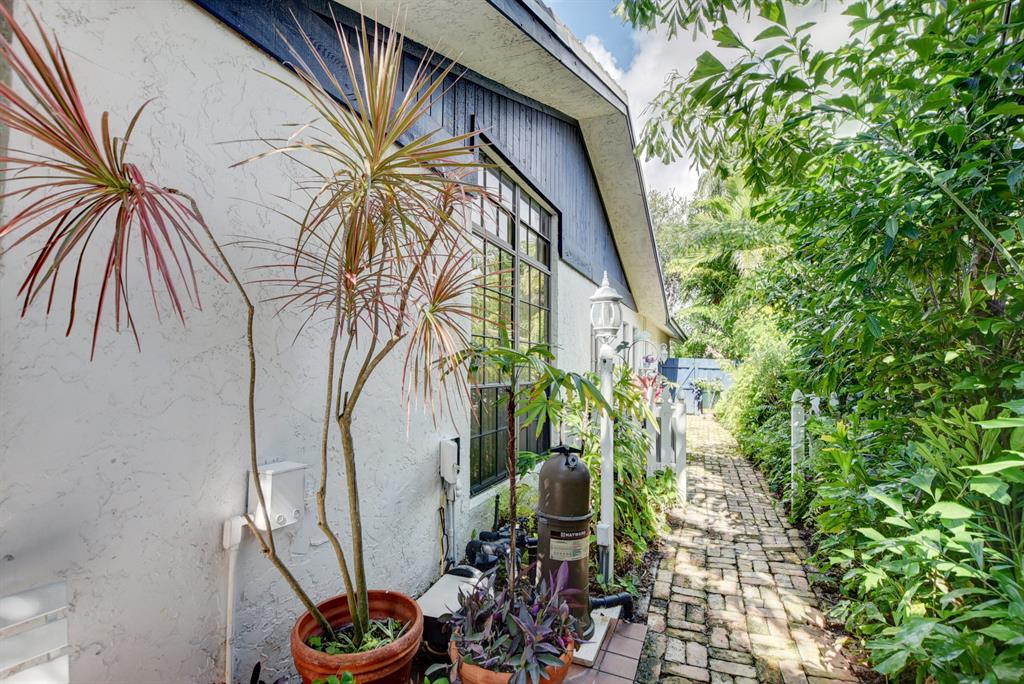 DEL MAR VILLAGE - Residential