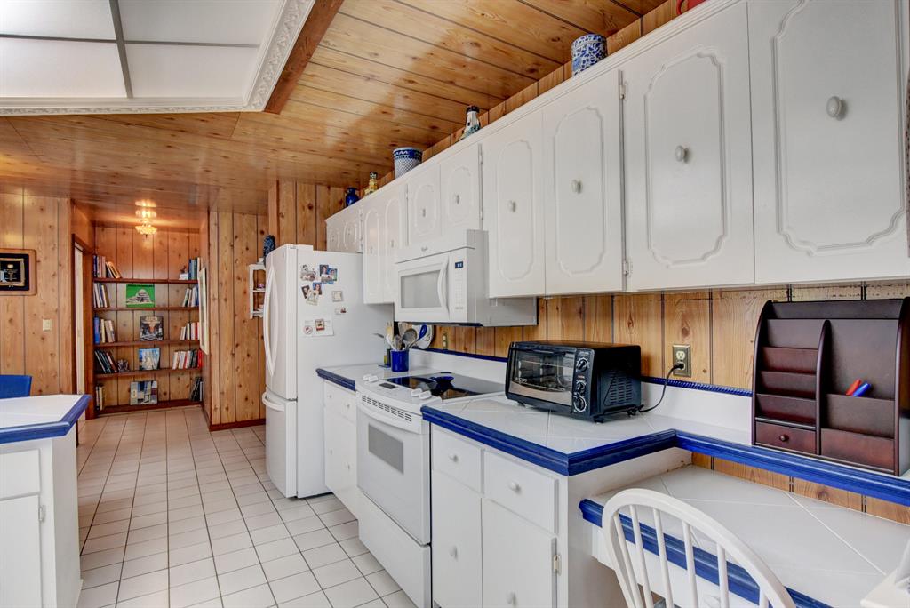 DEL MAR VILLAGE - Residential