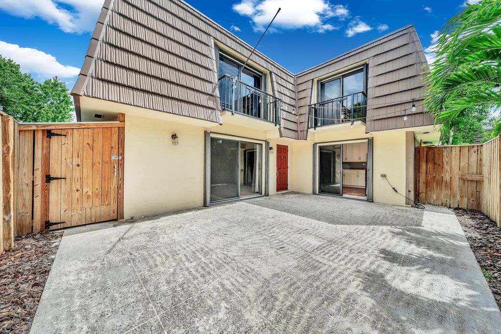 Photo of 1410 14th Court, Palm Beach Gardens, FL 33410 (MLS # R11108932)