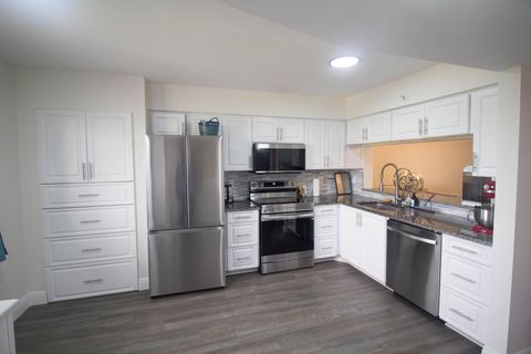 2200 S Cypress Bend Dr 802 Pompano Beach FL 33069