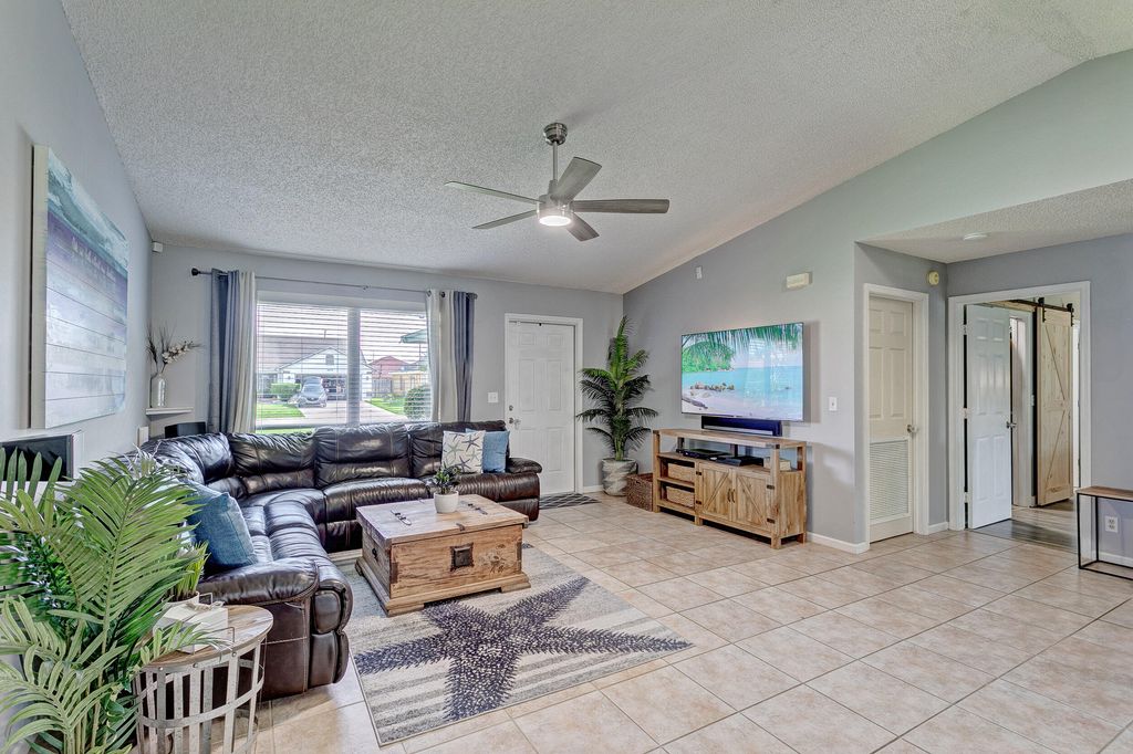 Photo of 6214 Garrett Street St, Jupiter, FL 33458 (MLS # R10808383)
