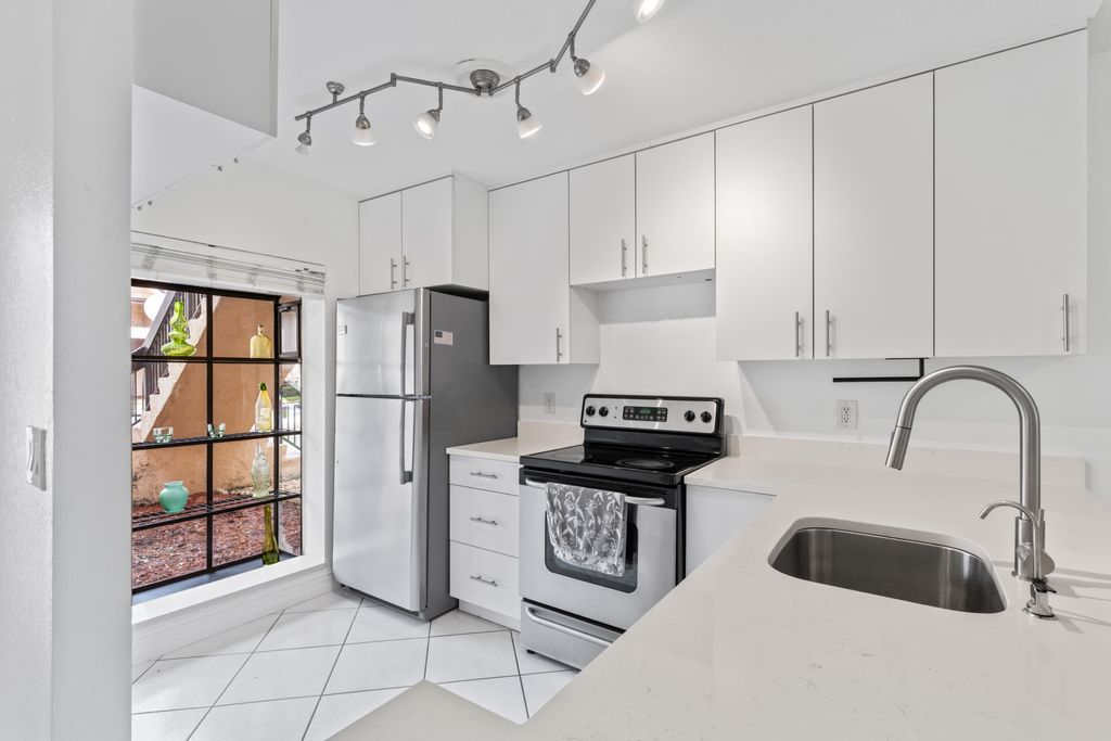 Photo of 2339 SW 15th Street #27, Deerfield Beach, FL 33442 (MLS # R11131242)