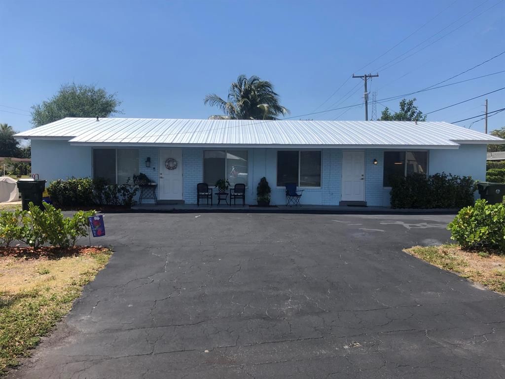 Photo of 196 NE 28th Street, Boca Raton, FL 33431 (MLS # R10702357)