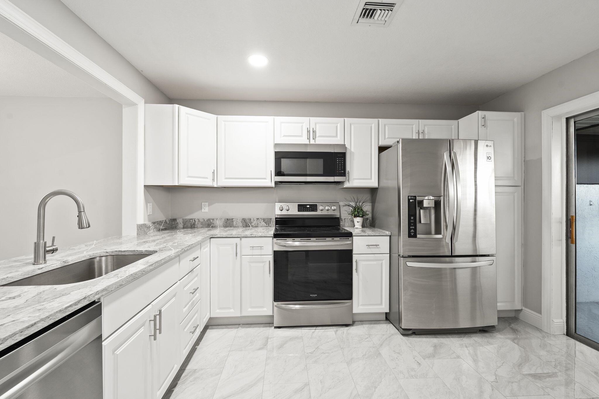 THE GROVE CONDOMINIUM SEC - Residential