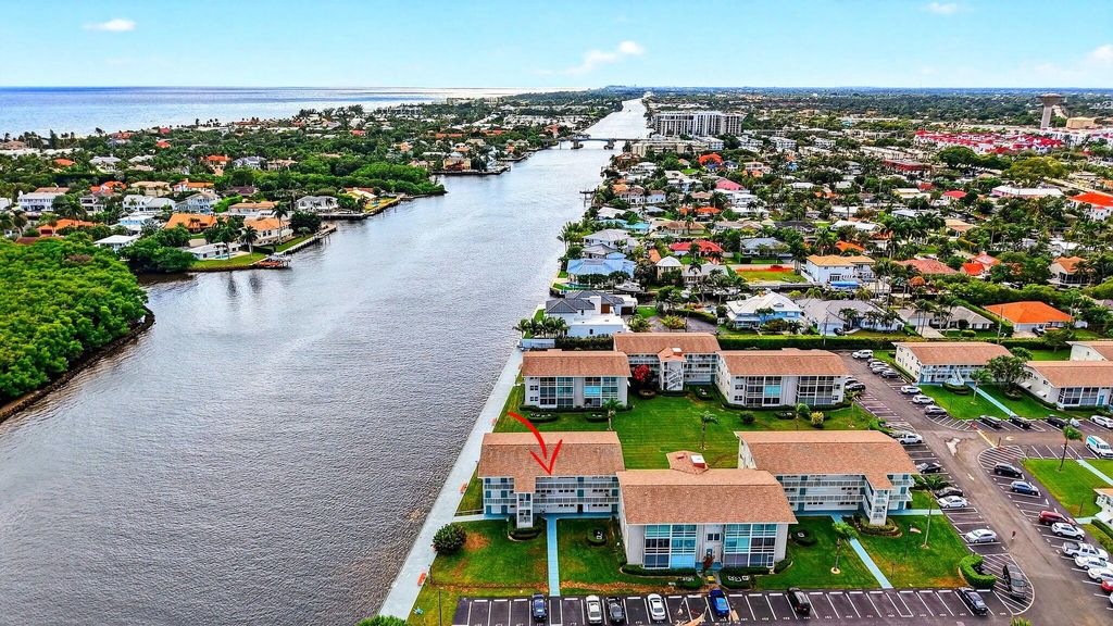 Photo of 770 Horizons E #311, Boynton Beach, FL 33435 (MLS # R11148226)