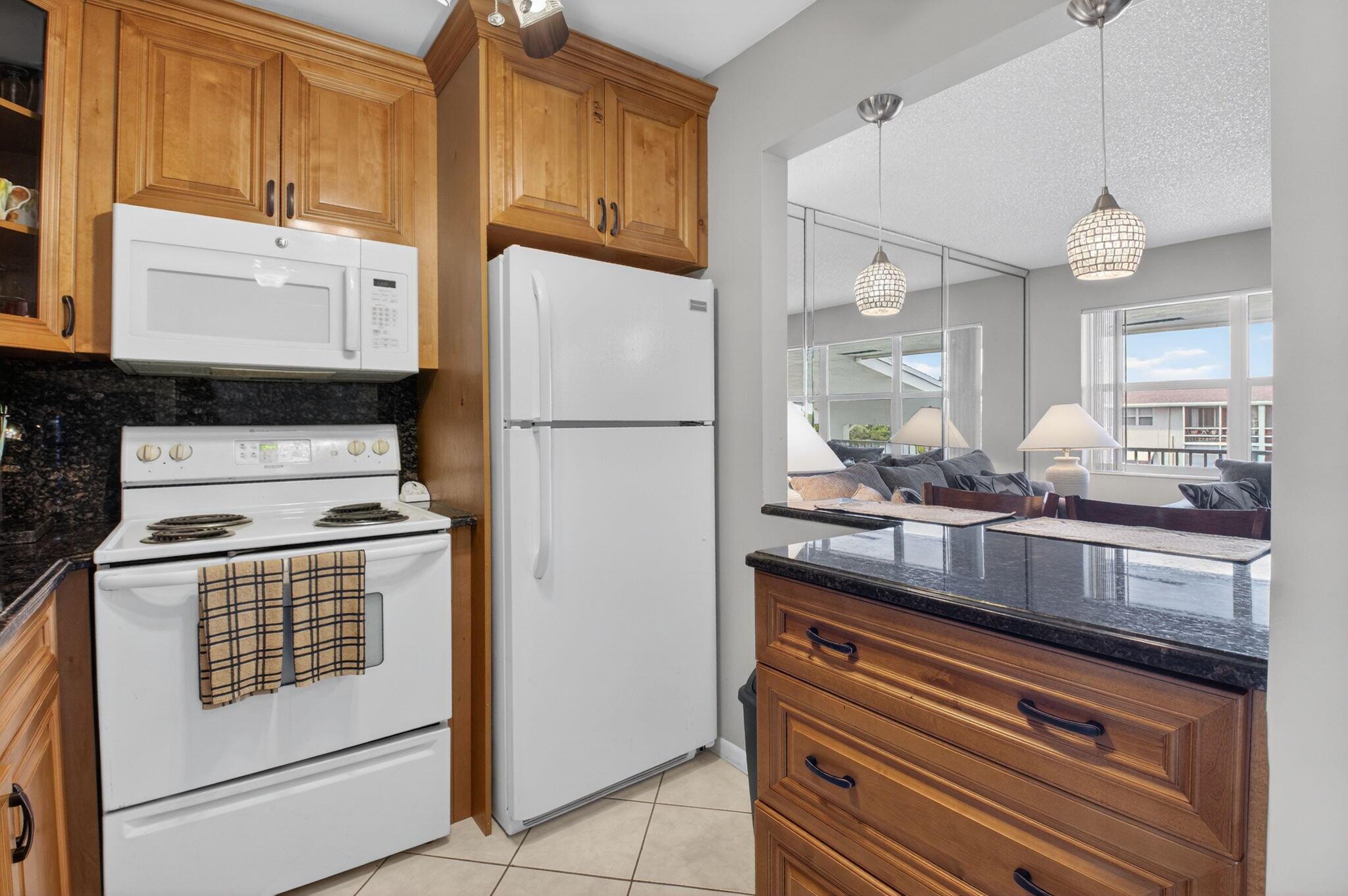 STERLING VILLAGE 770 COND - Residential