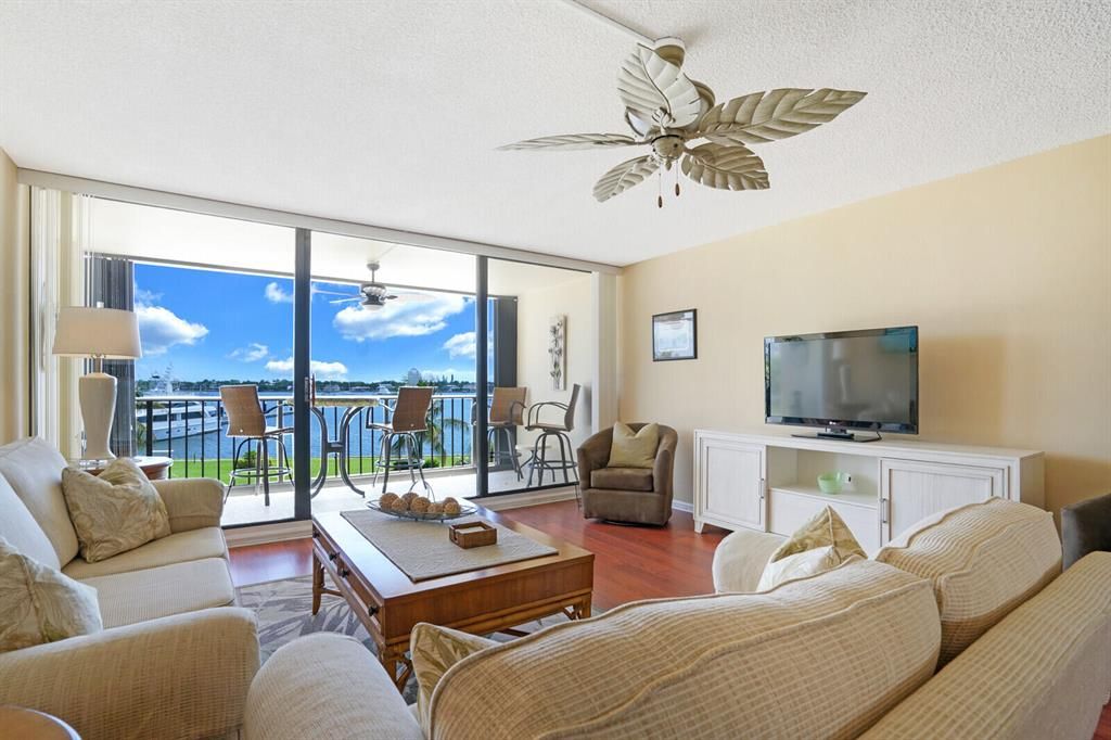 Photo of 134 Lakeshore Drive #315, North Palm Beach, FL 33408 (MLS # R10716008)