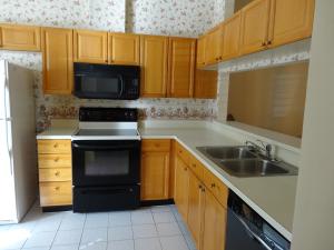 VILLAS OF GLENGARY - Residential