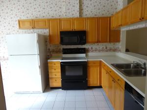 VILLAS OF GLENGARY - Residential