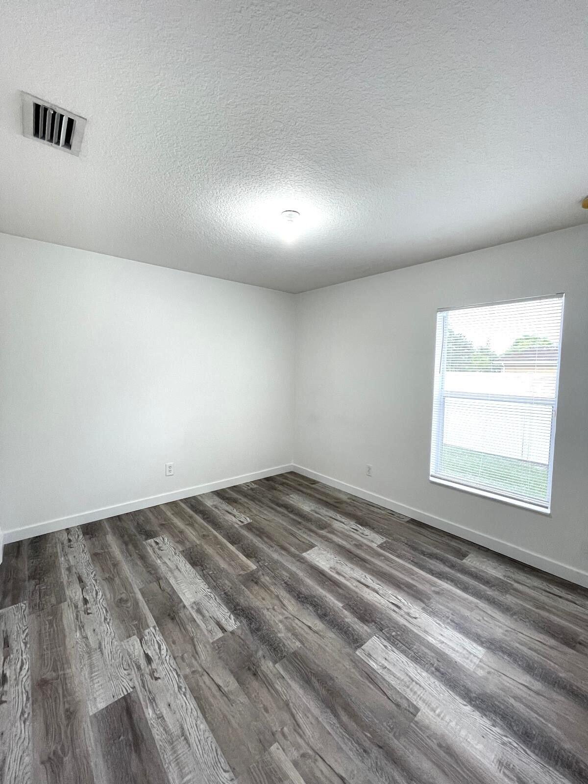 PORT ST LUCIE SECTION 8 - Residential Lease