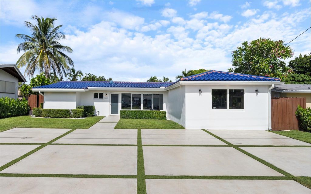 Photo of 2525 Nassau Lane, Fort Lauderdale, FL 33312 (MLS # F10456349)
