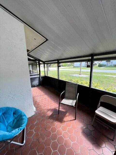 SUNFLOWER CONDO - Residential Lease