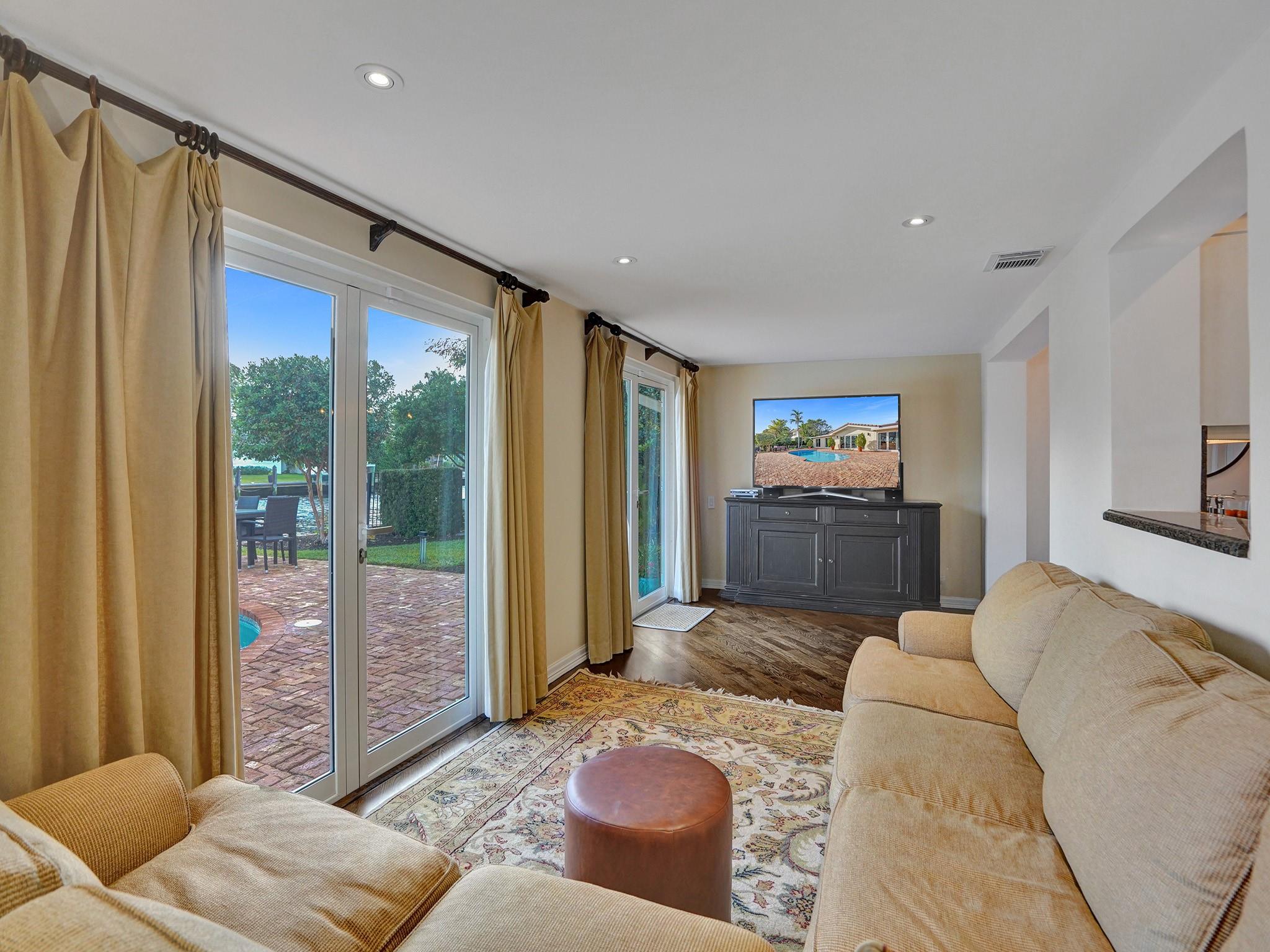 Coral Ridge - Residential