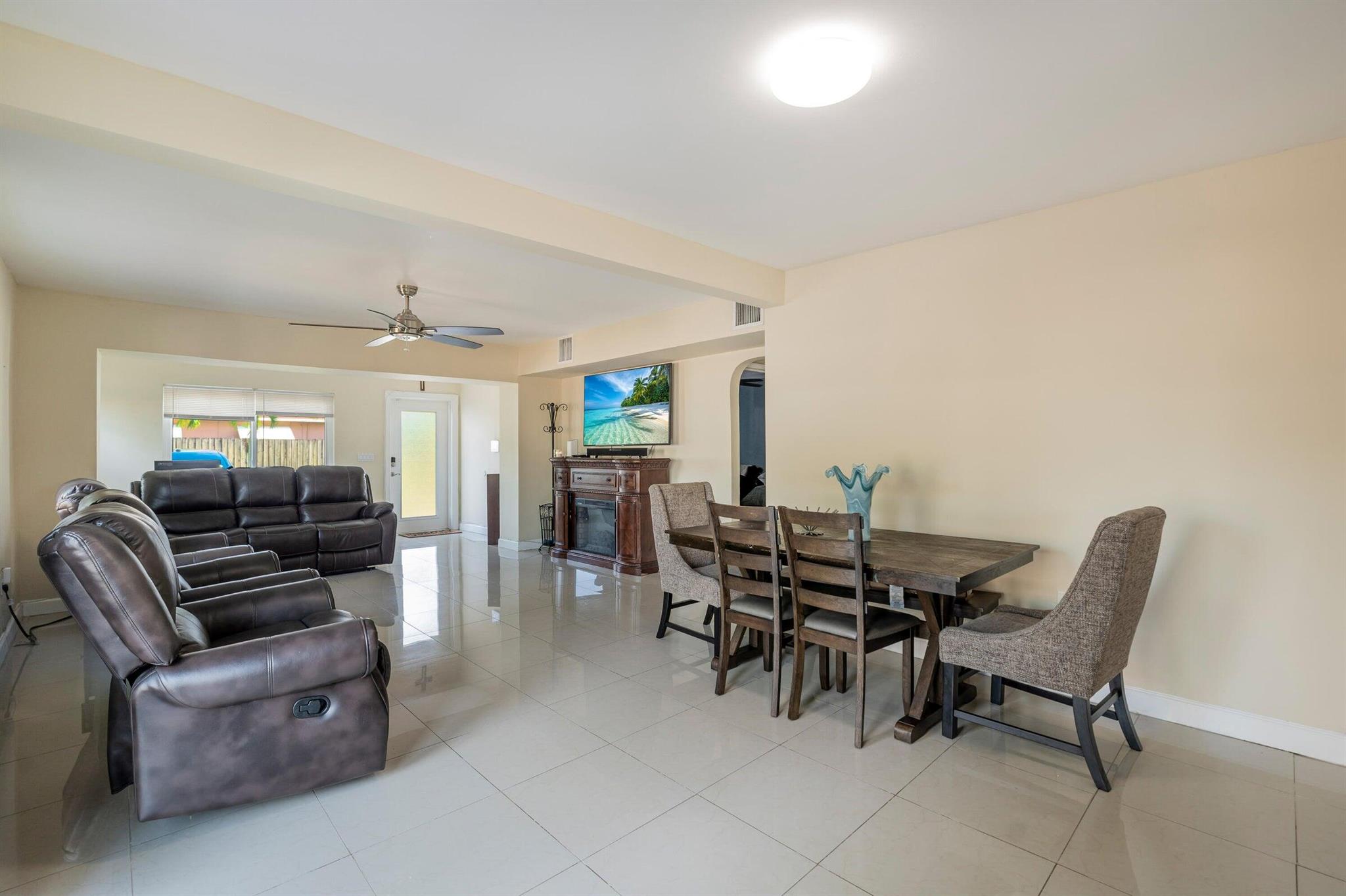 SOUTH BROWARD RANCHES - Residential Lease