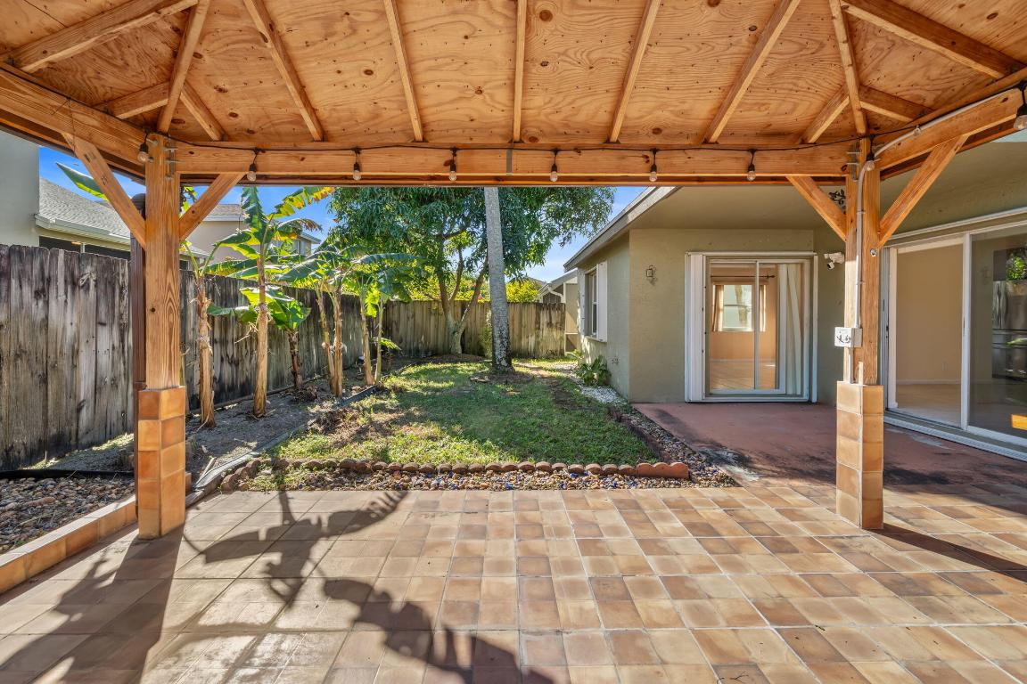 WHISPERING PINES - Residential