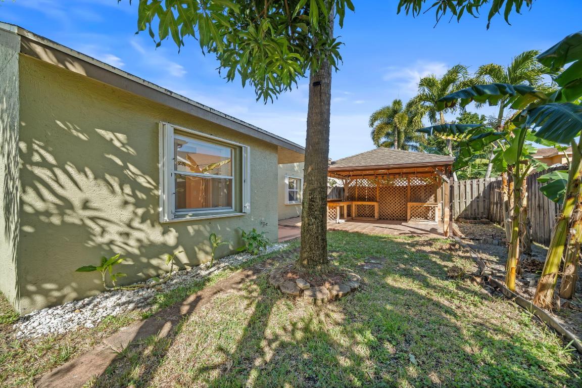 WHISPERING PINES - Residential