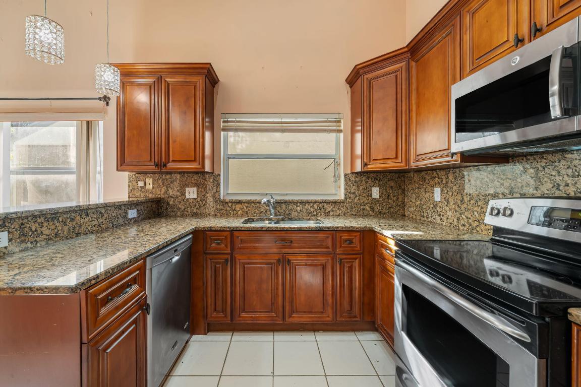 WHISPERING PINES - Residential