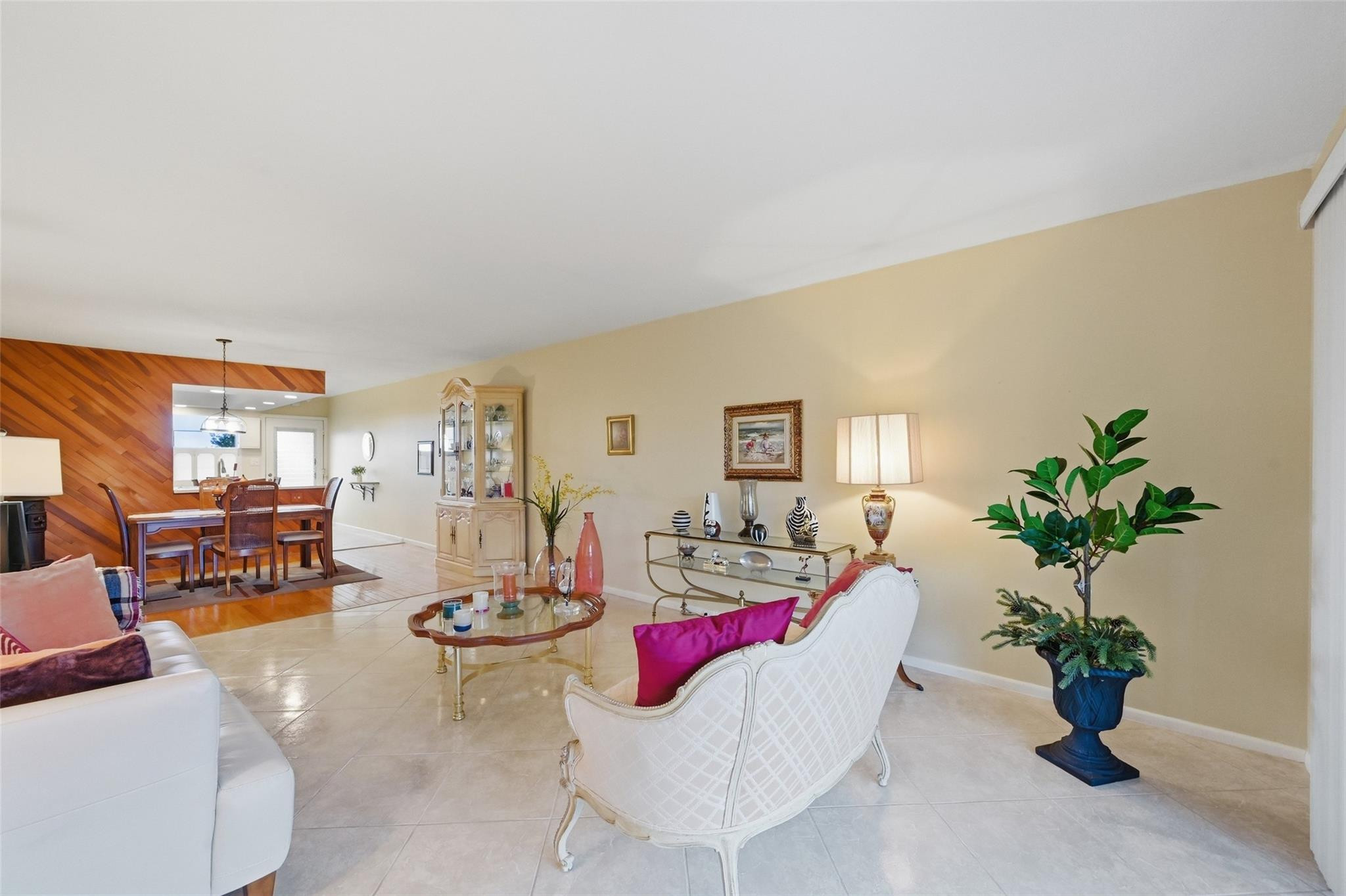 WYNMOOR VILLAGE - Residential