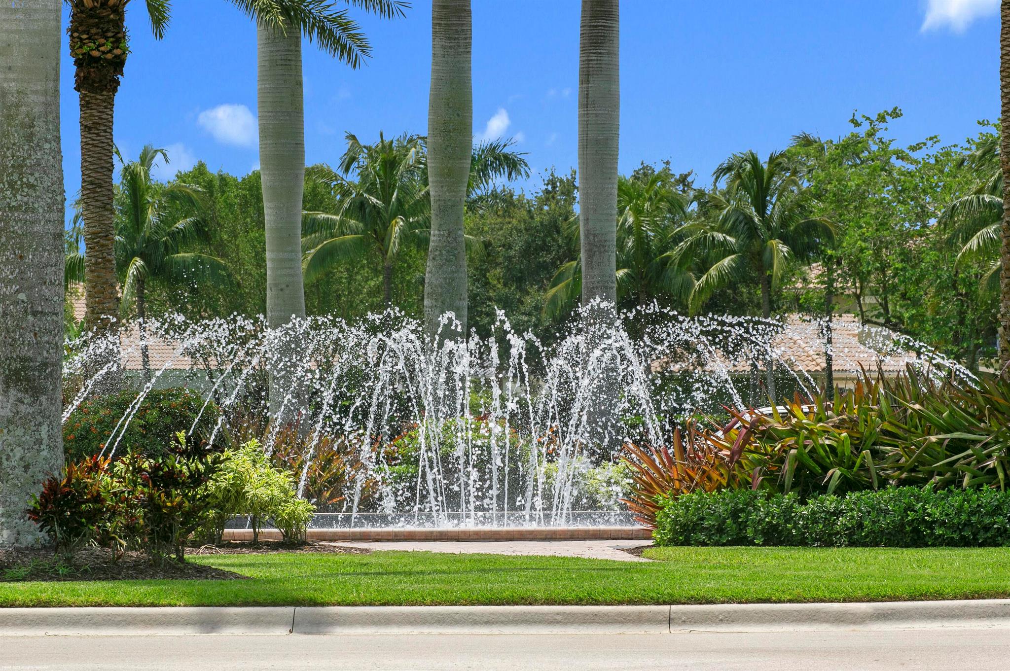 LAKEFIELD OF THE LANDINGS - Residential Lease