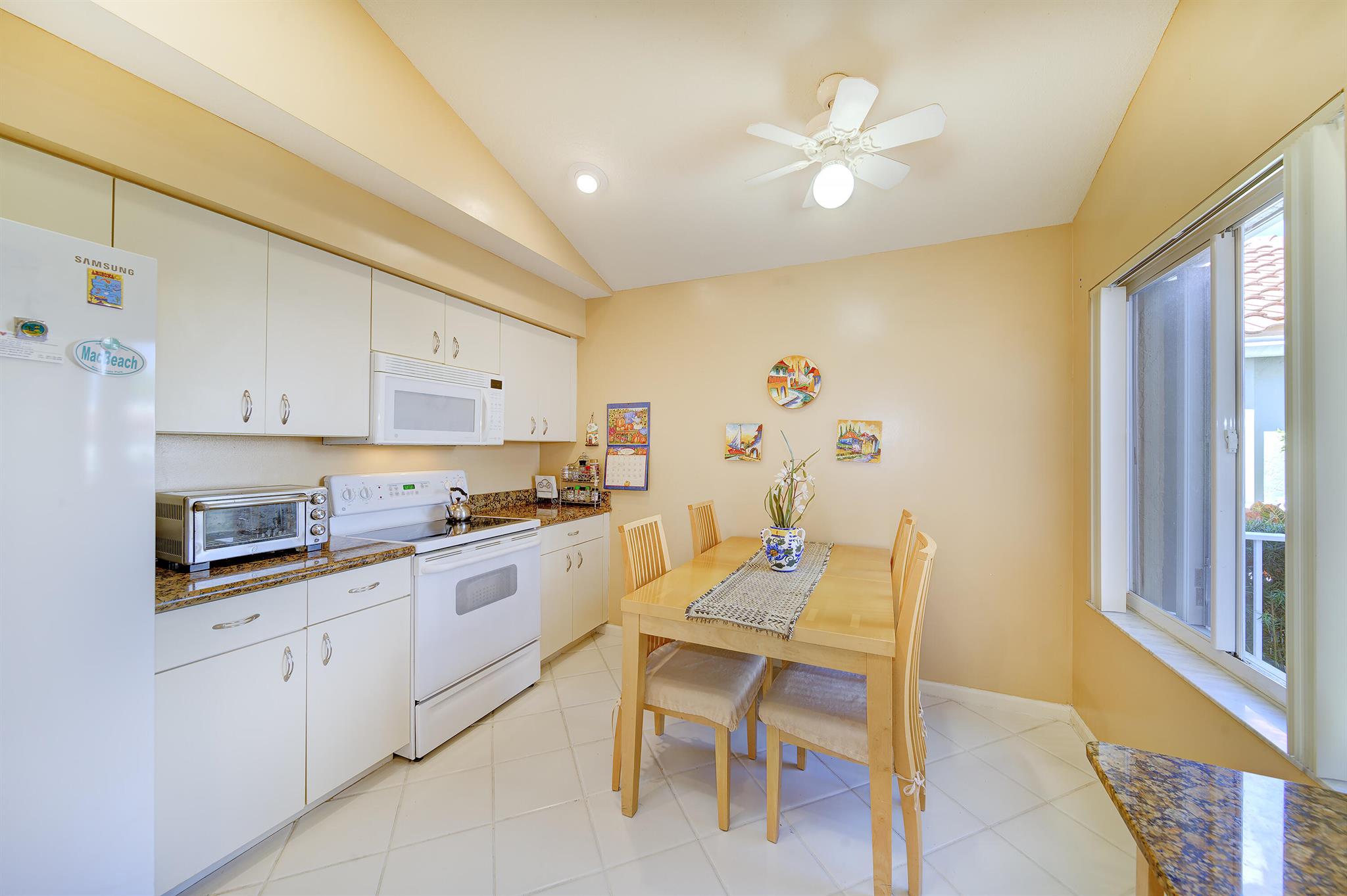 SAWGRASS LAKES HOMES - Residential