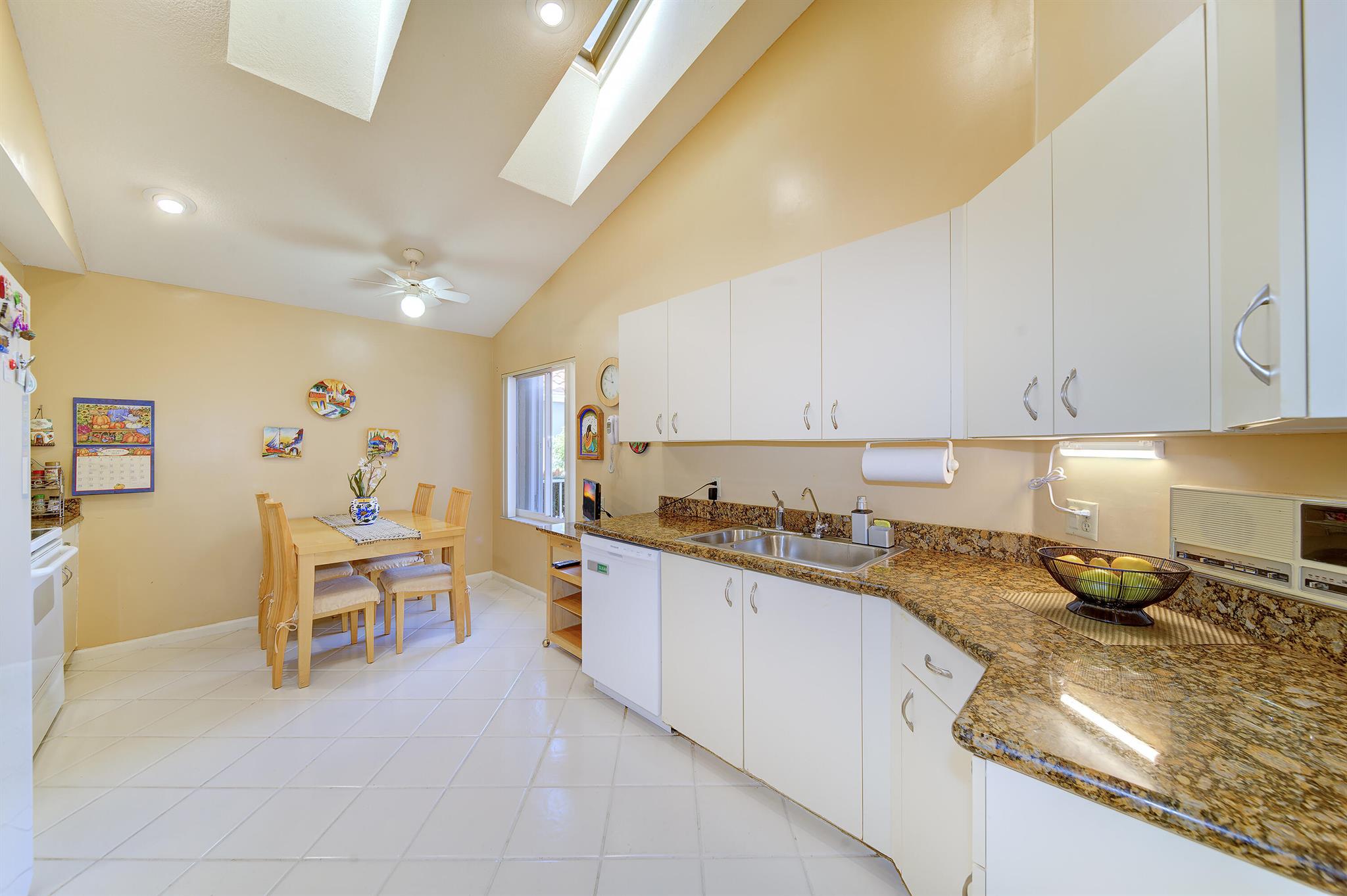 SAWGRASS LAKES HOMES - Residential