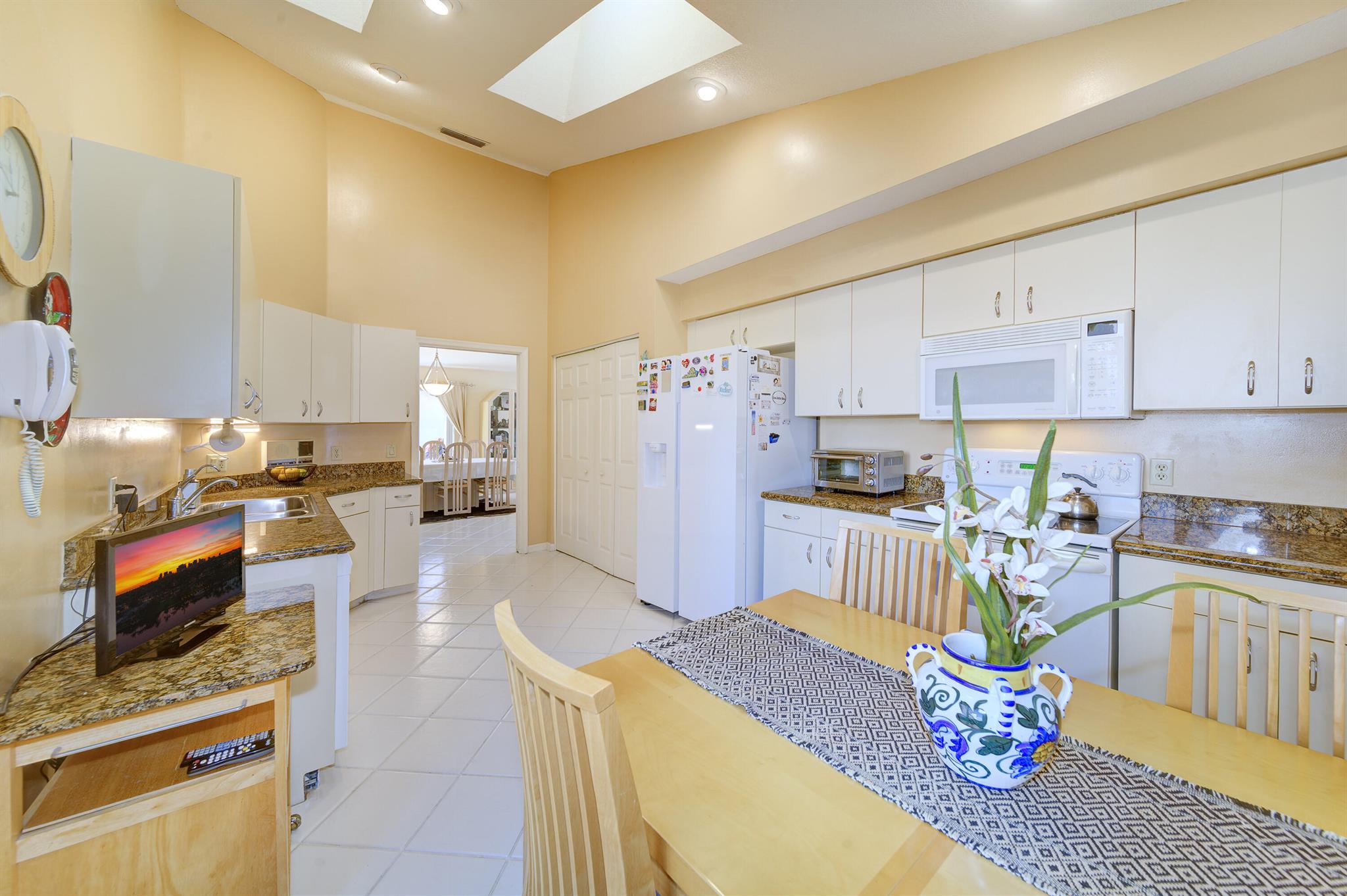 SAWGRASS LAKES HOMES - Residential