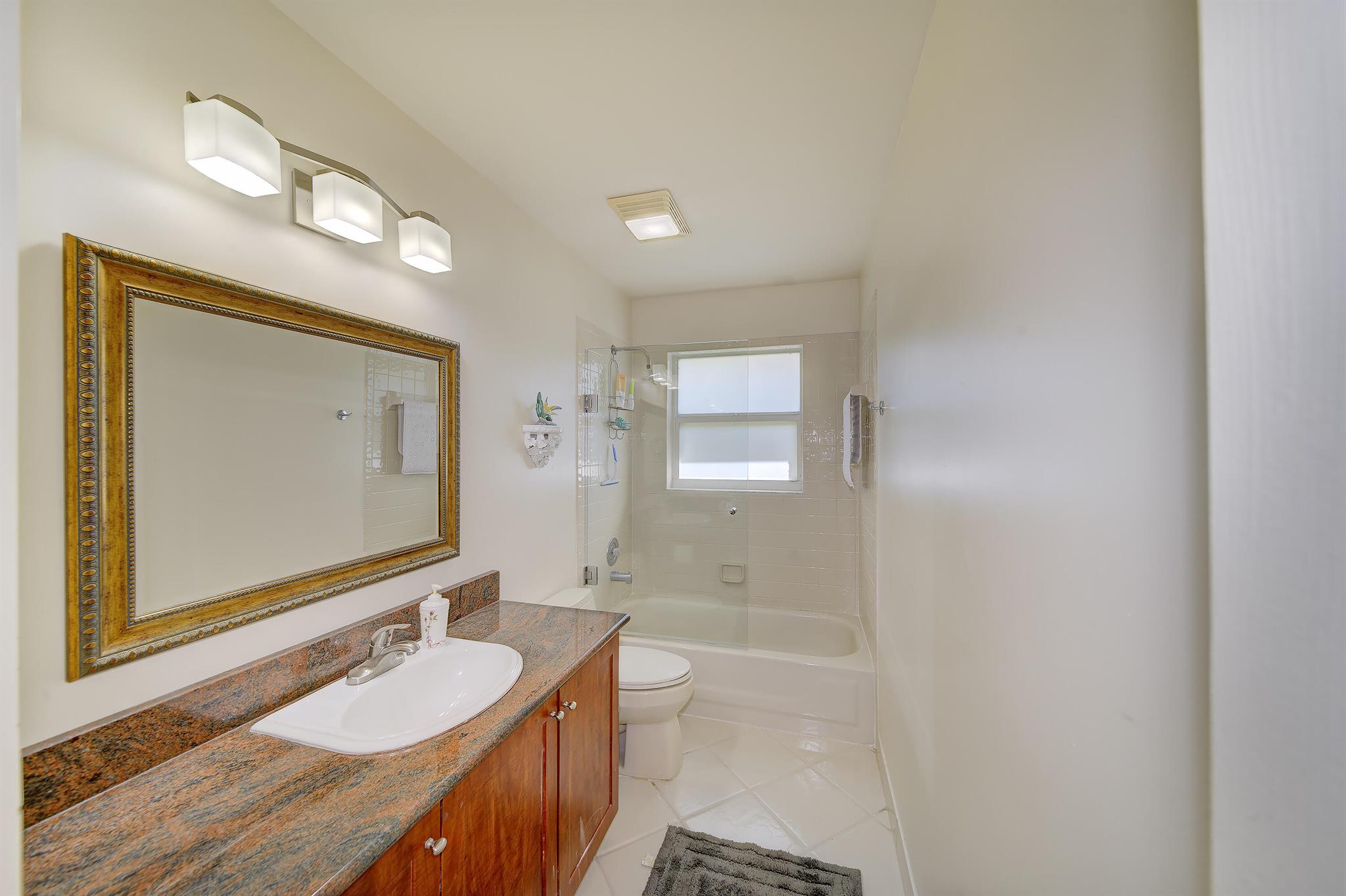 SAWGRASS LAKES HOMES - Residential