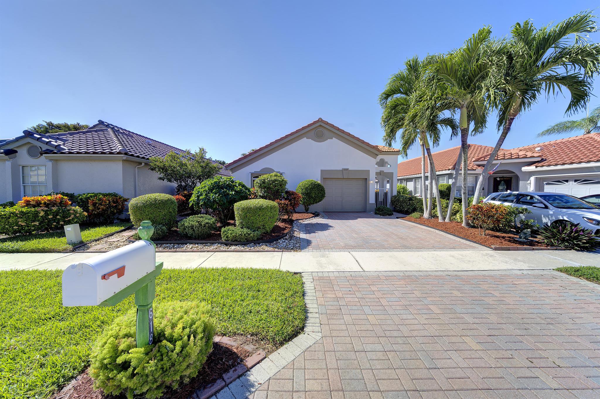 SAWGRASS LAKES HOMES - Residential