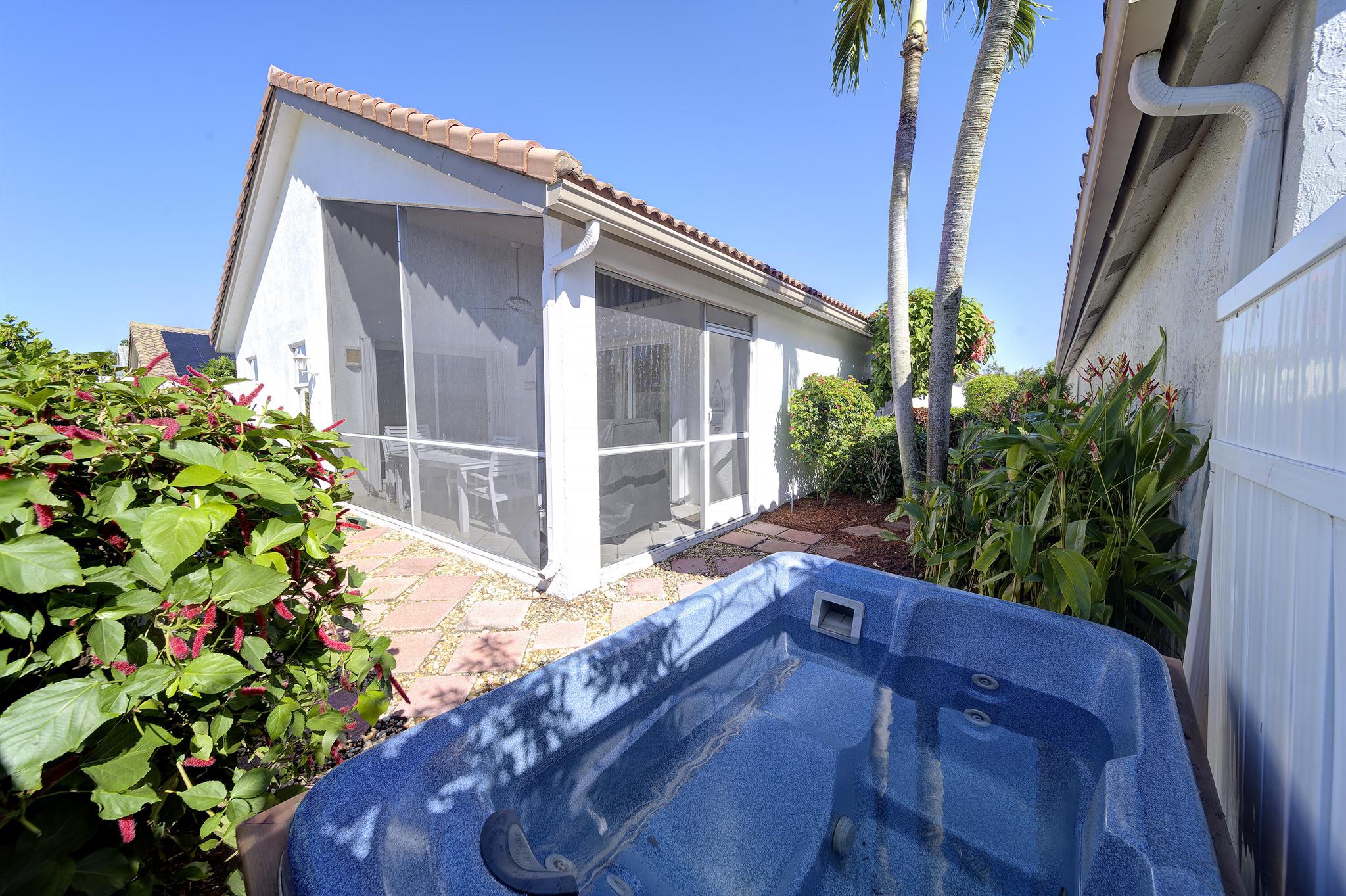 SAWGRASS LAKES HOMES - Residential