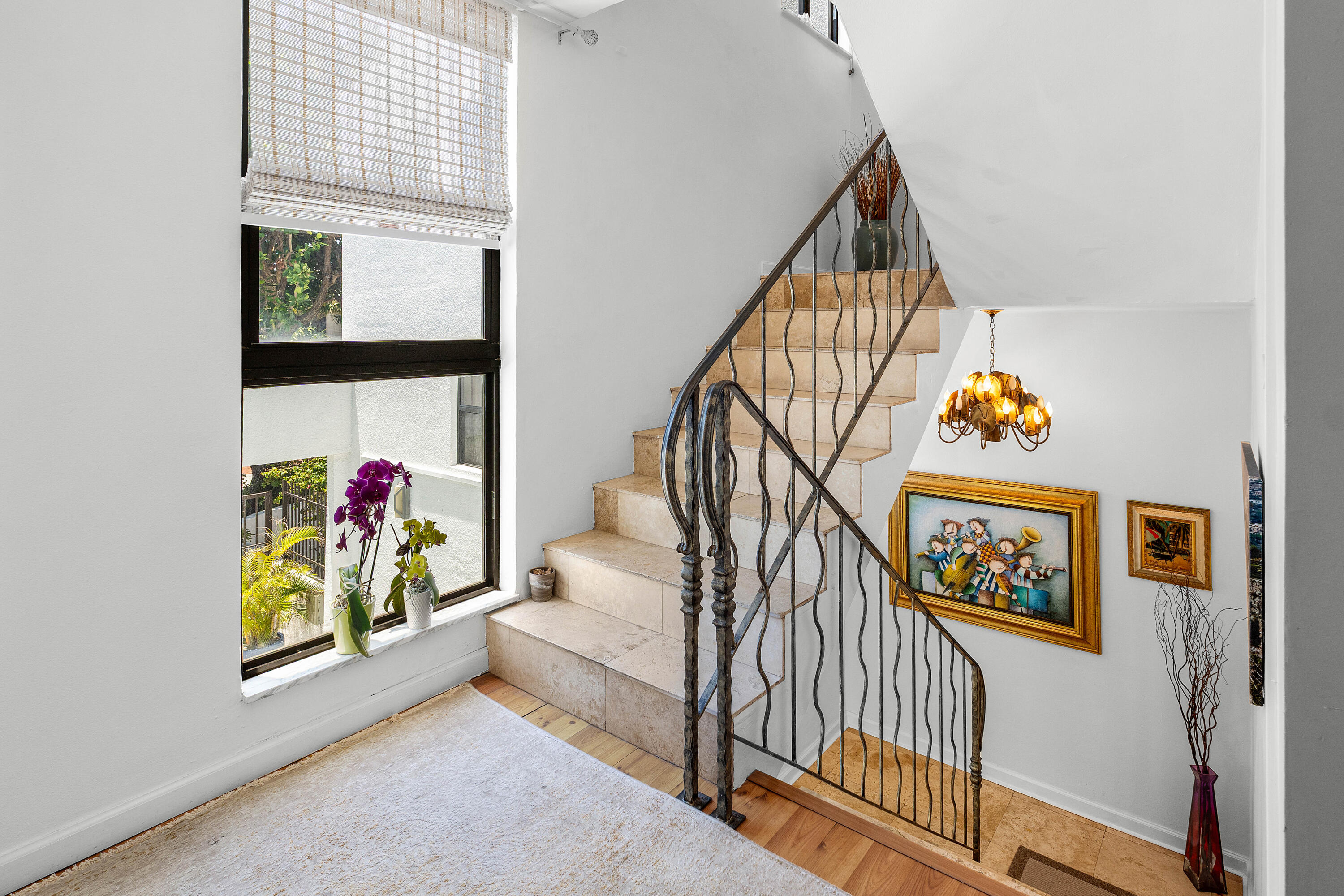 WINDEMERE HOUSE CONDO - Residential