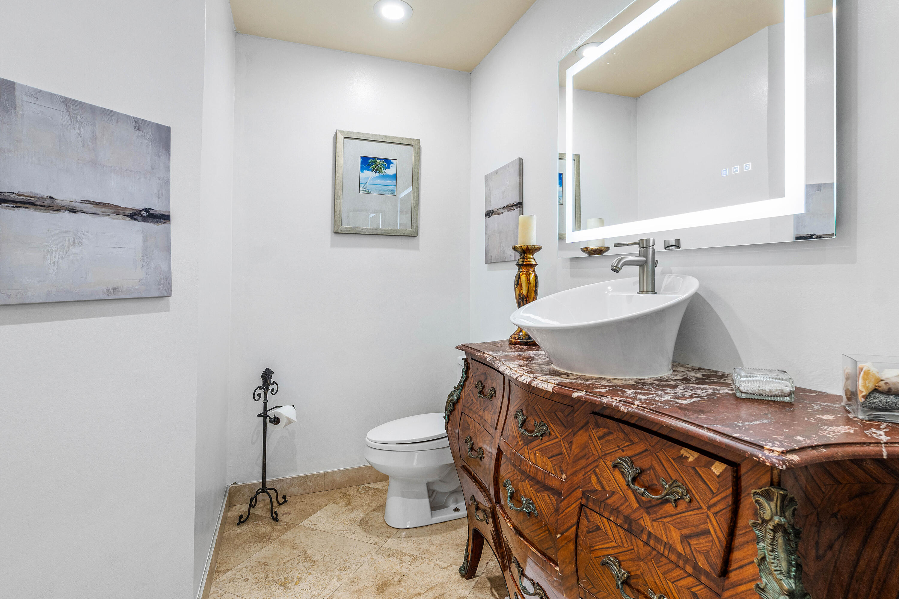 WINDEMERE HOUSE CONDO - Residential