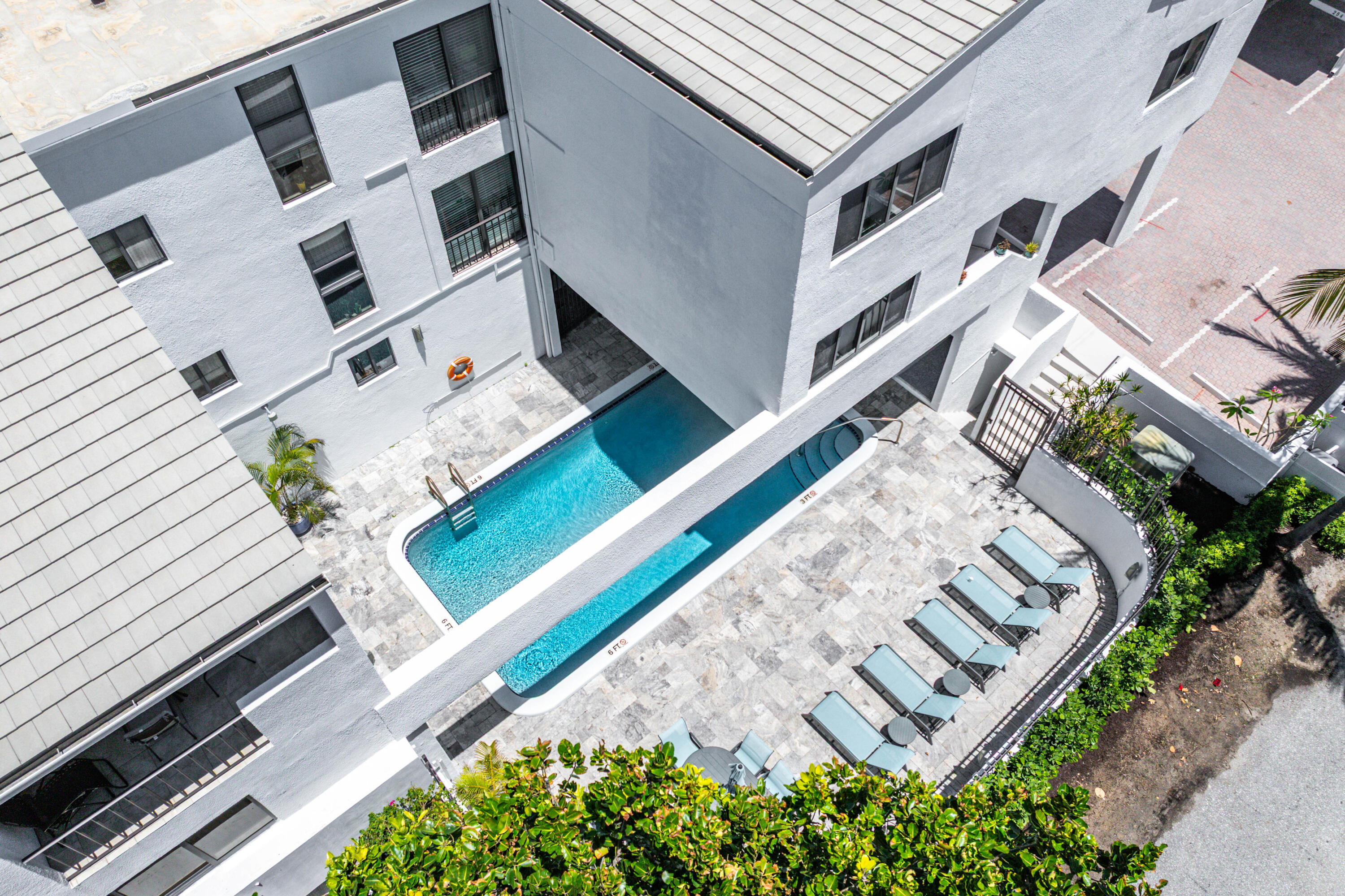 WINDEMERE HOUSE CONDO - Residential