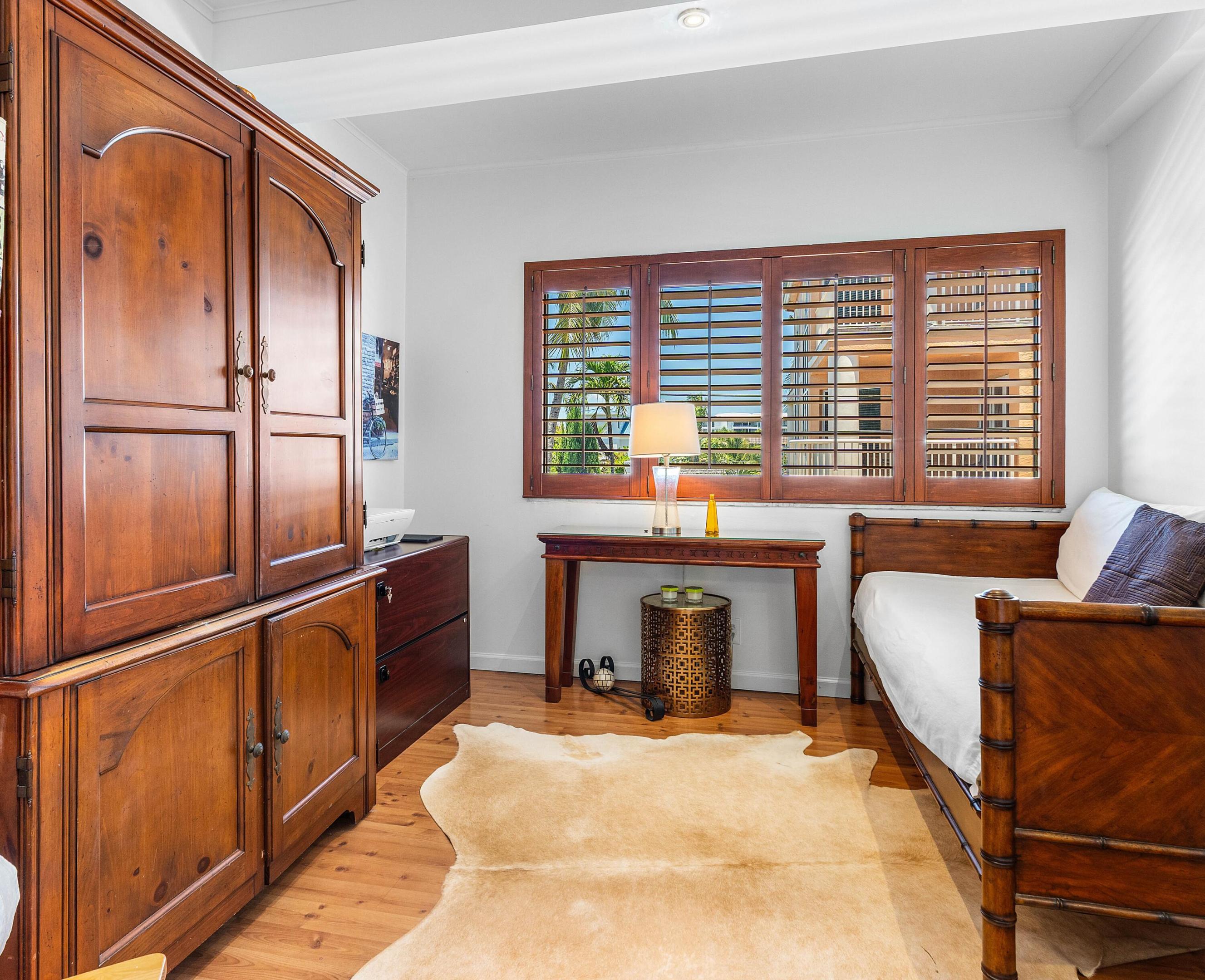 WINDEMERE HOUSE CONDO - Residential