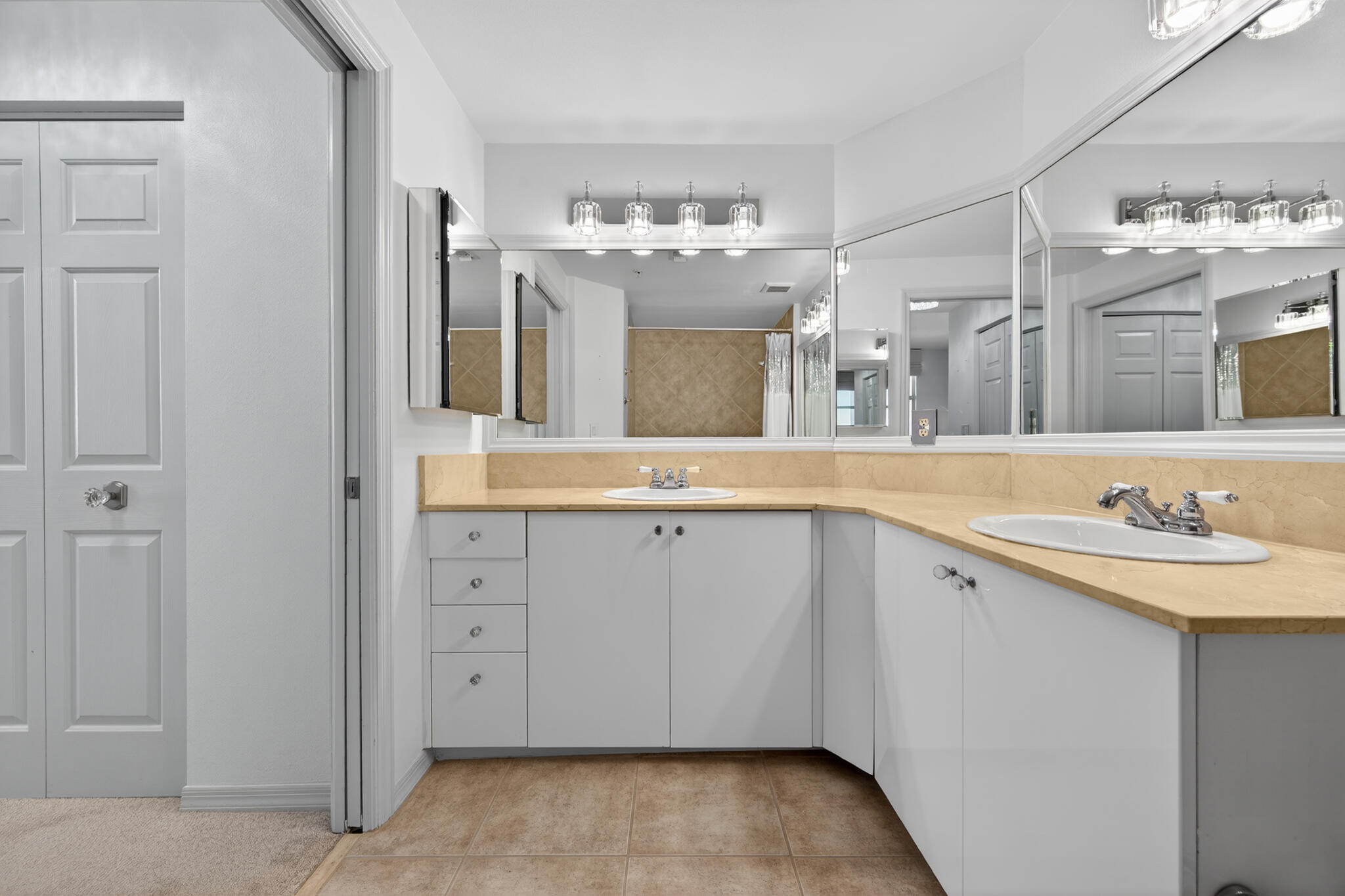 MOORINGS AT LANTANA CONDO 3 - Residential