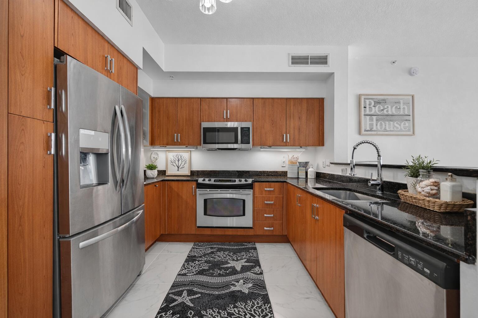 MOORINGS AT LANTANA CONDO 3 - Residential