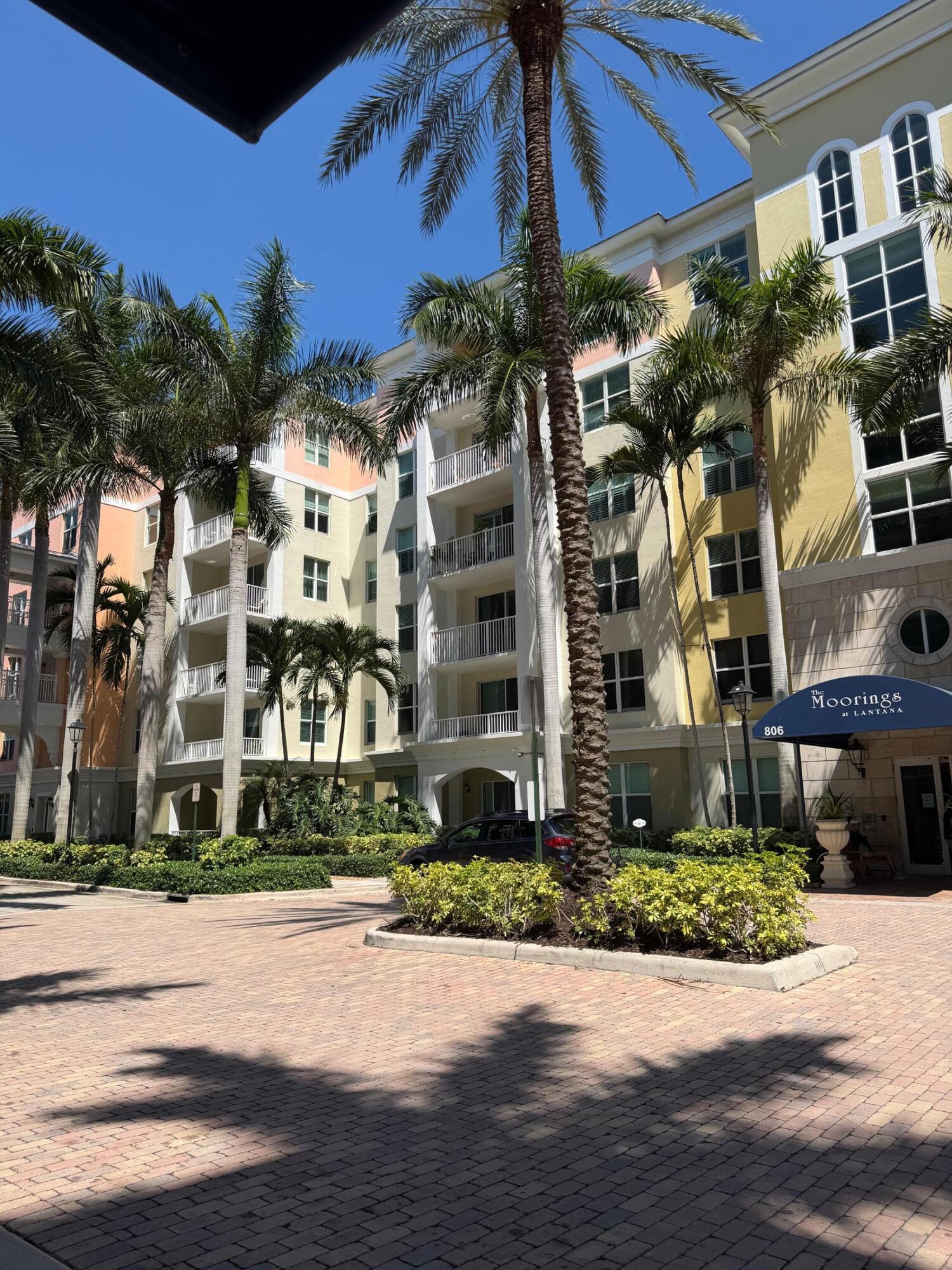 MOORINGS AT LANTANA CONDO 3 - Residential