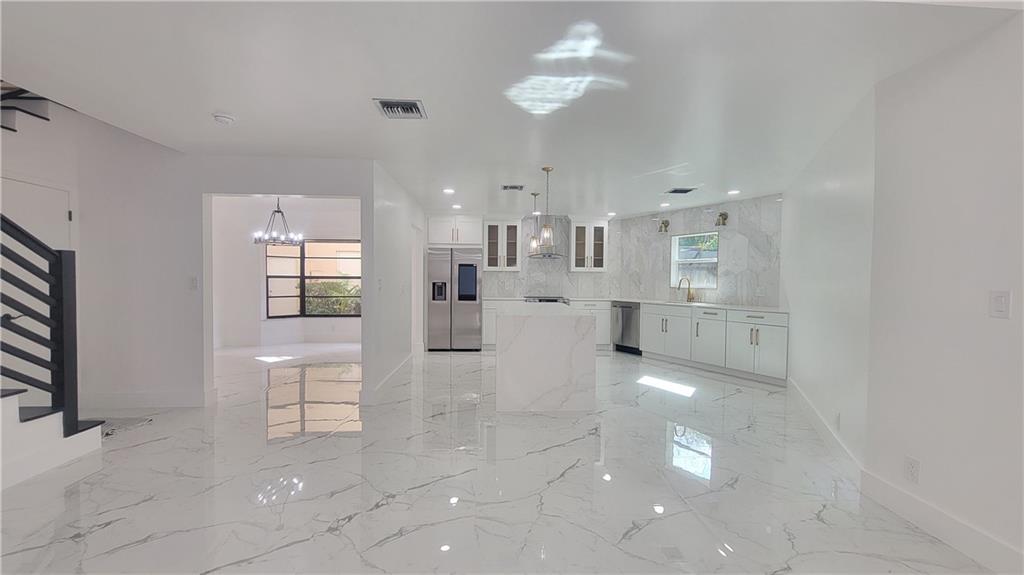 Cobblers Village 86-11 B - Residential